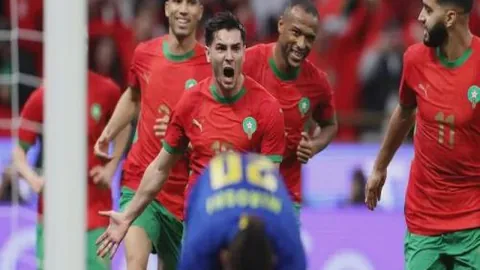 《精彩对决！猛龙激战76人，揭秘独门让分攻略》